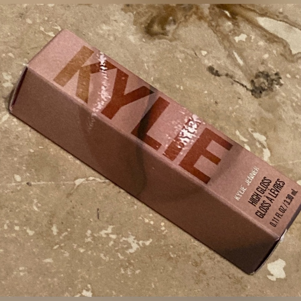 KYLIE JENNER COSMETICS- HIGH GLOSS “KOKO K” #300